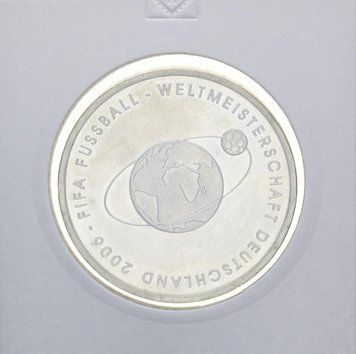 Монета Німеччина 10 ЄВРО 2004 &laquo;Чемпіонат світу з футболу в Німеччині в 2006 році&raquo; Срібло UNC М10885 фото