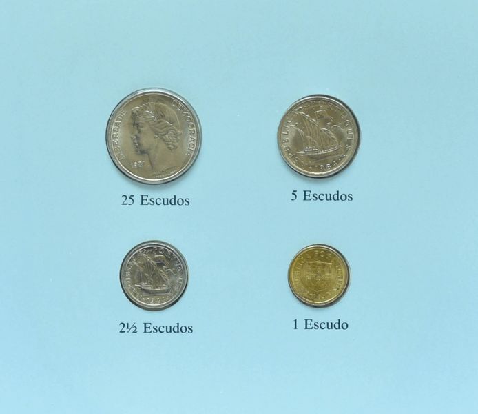 Coins set Portugal Set of coins 1981-1984 UNC 1, 2.5, 5, 25 escudos and 1 mark Booklet
