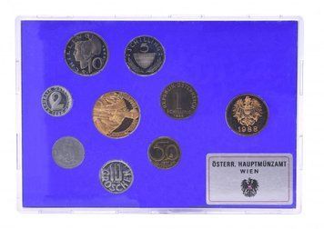 Набір монет Австрія набір з 9 монет 1988 UNC 2, 5, 10, 50 гріш, 1, 5, 10 шилінгів, 2 медалі Сувенір М14953 фото