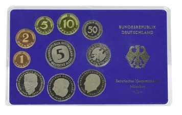 Набір монет Німеччина набір з 10 монет 1981 Proof D 1, 2, 5, 10, 50 пфенігів, 1, 2, 2, 2, 5 марок у сувенірній упаковці М22739 фото