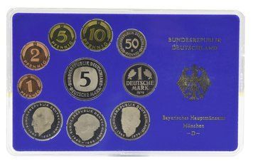 Набір монет Німеччина набір з 10 монет 1979 Proof D 1, 2, 5, 10, 50 пфенігів, 1, 2, 2, 2, 5 марок у сувенірній упаковці М22743 фото