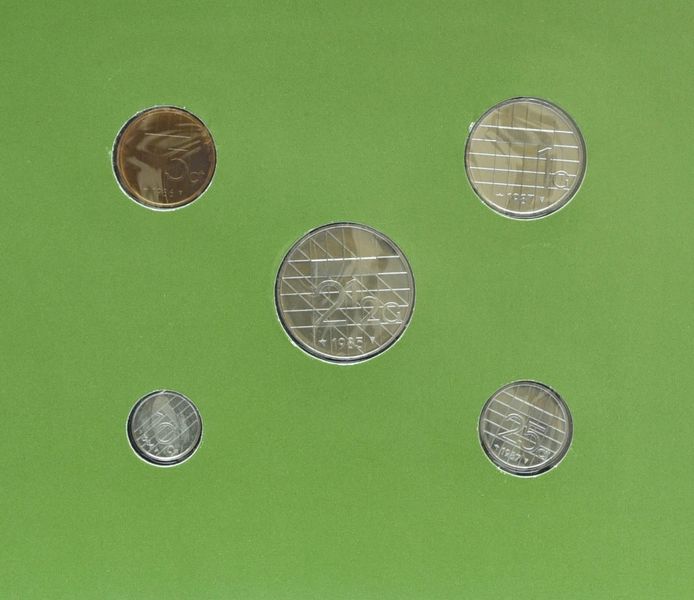 Netherlands Set of coins 1984-1987 UNC 5, 10, 25 cents, 1, 2.5 guilders and 1 mark Booklet