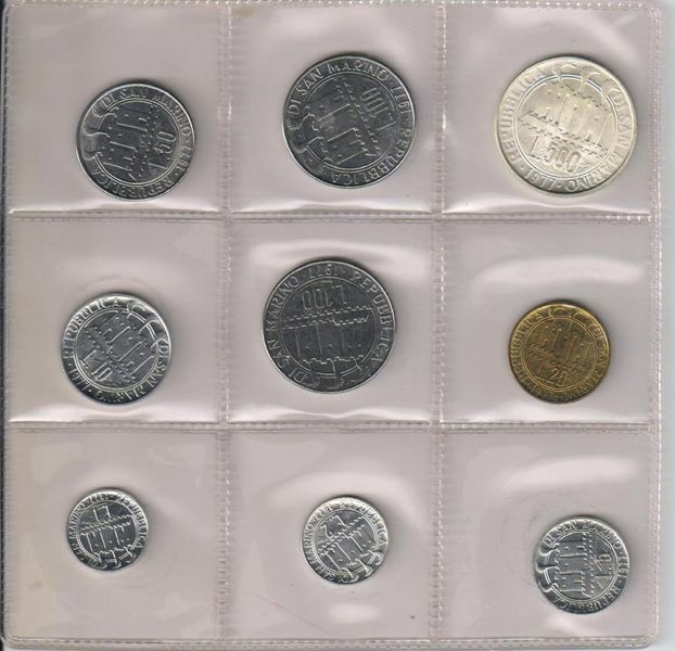 San Marino set of 9 1977 UNC coins with silver coin