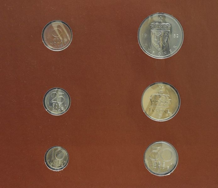 Coins set Norway set of 6 coins 1982 UNC 1, 5, 10, 25 ore, 1, 5 kronor and 1 mark Booklet