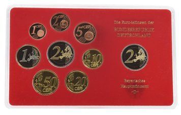 Набір монет Німеччина набір з 9 монет євро 2010 UNC D 1, 2, 5, 10, 20, 50 євроцентів, 1, 2 євро, пам'ятна 2 євро Блістер М22726 фото