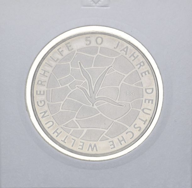 Монета Німеччина 10 євро 2012 &laquo;50 років Німецької організації допомоги голодуючим світу&raquo; UNC (KM#309) М04943 фото