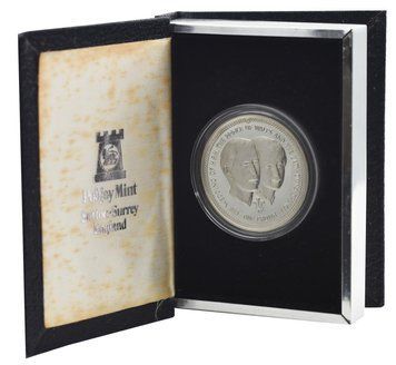 Набір монет Острів Мен набір з 2 монет по 1 кроні 1981 Cрібло Proof Весілля принца Чарльза та леді Діани М20983 фото
